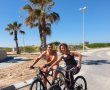 הזוג מירי וחיים אברג'ל בטיול אופניים רומנטי