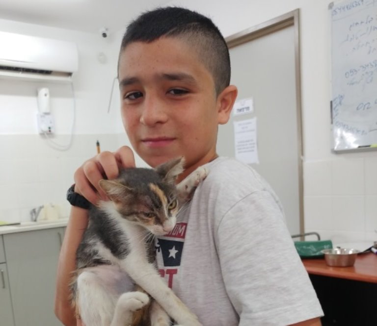רן פרץ - מציל חתולי רחוב באשדוד