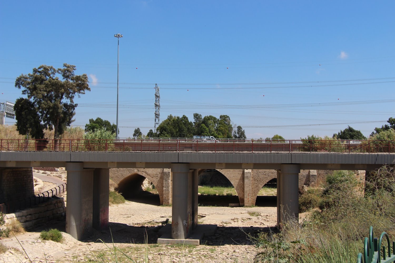 גשר עד הלום