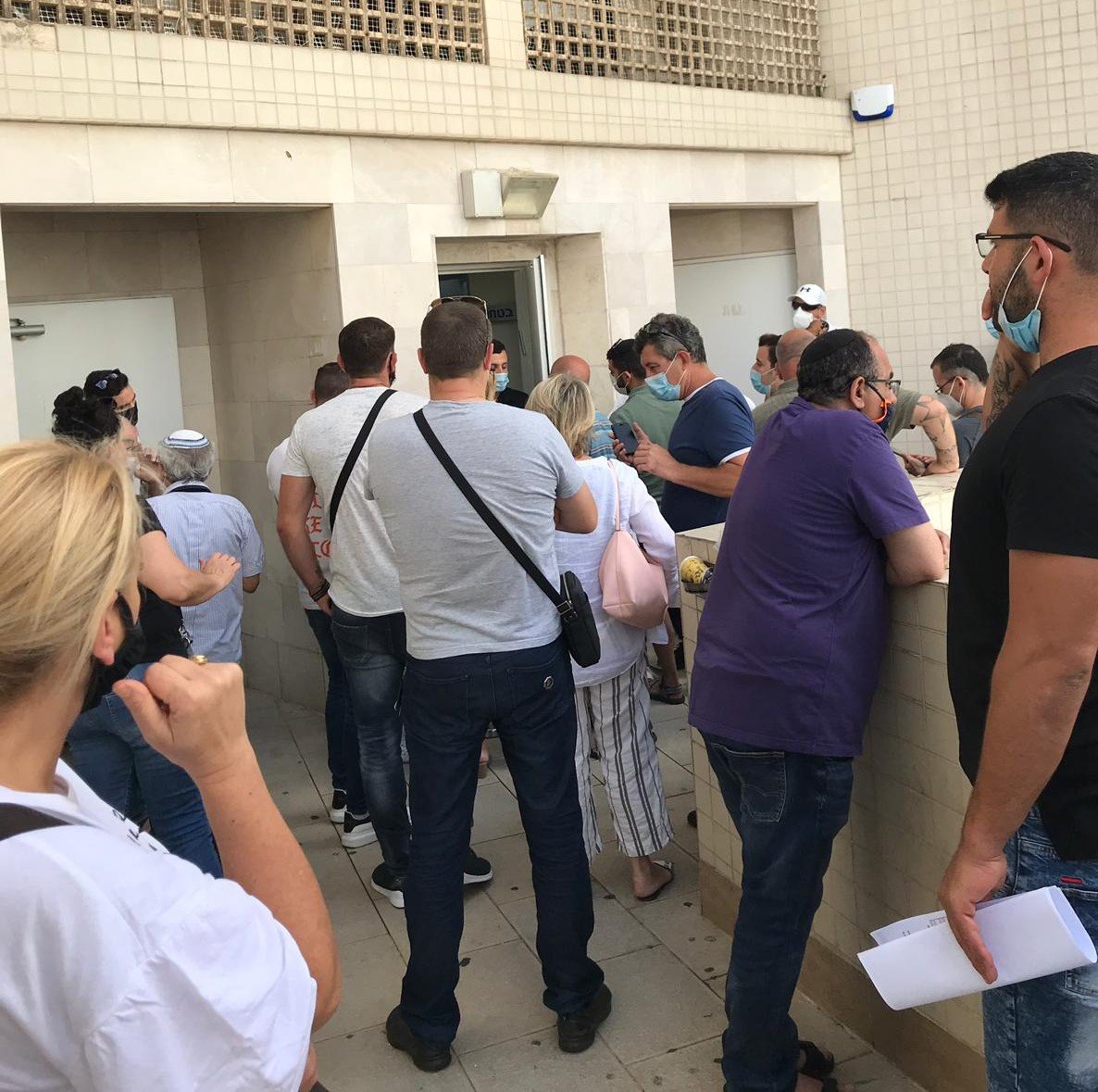 בלגן במשרד הרישוי בעיר