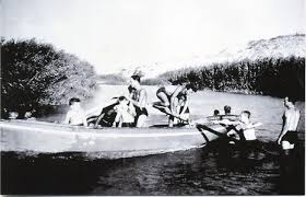 שטים בנחל במקטע שצמוד לניר גלים